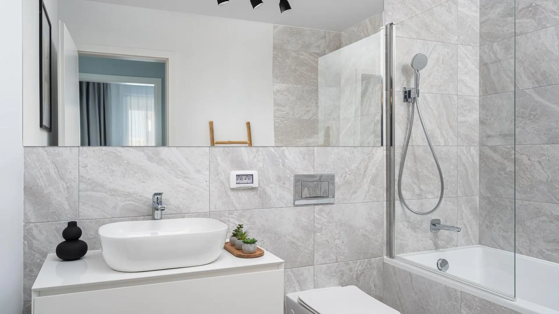 Apartment North Luxury 1 Bedroom With Terrace In A Premium Complex Voluntari